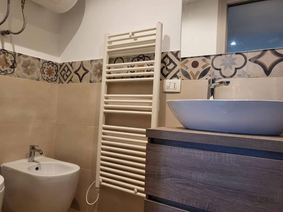 Appartement Mansarda Di Charme Con Vista à Turin Extérieur photo